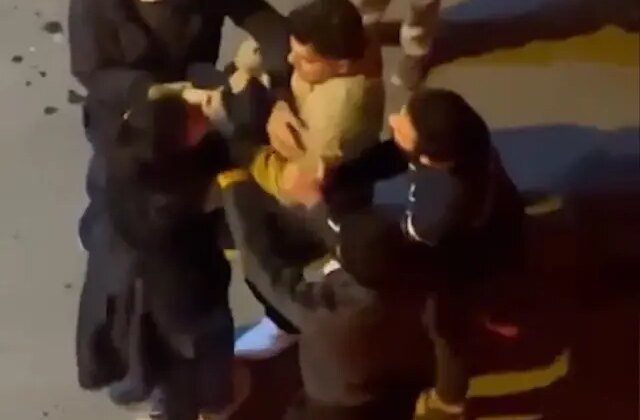 Taksici ile kadınların kavgası kamerada