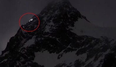 Talihsiz kadın, zirveye 50 metre kala partneri tarafından ölüme terk edildi