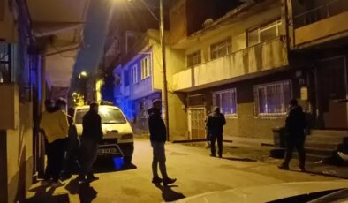 Tartıştığı babasını karnından bıçakladı