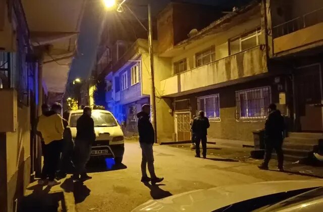 Tartıştığı babasını karnından bıçakladı