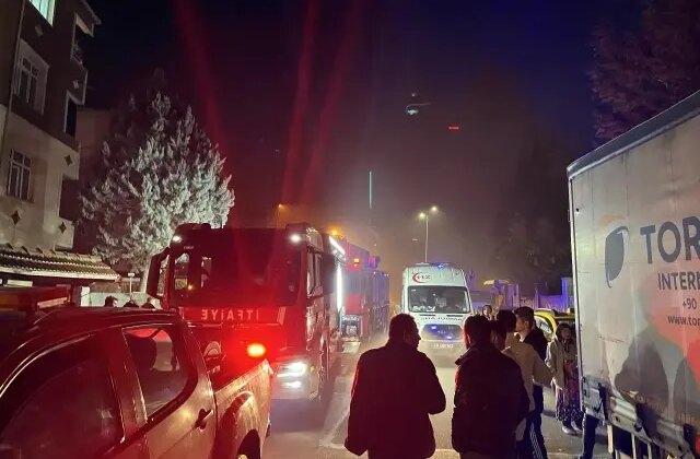 Taşındığı evdeki ilk günde çıkan yangında ağır yaralandı