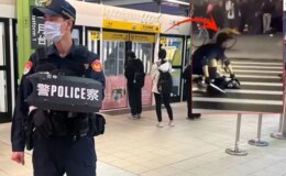 Tayvan’da metroda bıçaklı saldırı: Sis bombası atıp 3 kişiyi katletti