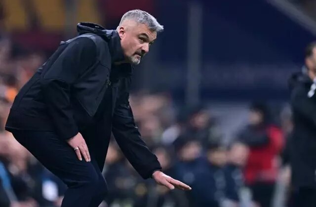 Thomas Reis’ten hakemlere tepki: Yemek mi yiyordunuz, molada mıydınız?