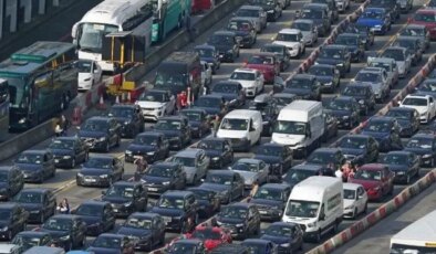 Trafikte 10 dakika kalana devlet otoyol geçiş ücretini geri ödeyecek