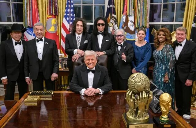 Trump, barış ödülünü gözünün önünden ayırmıyor