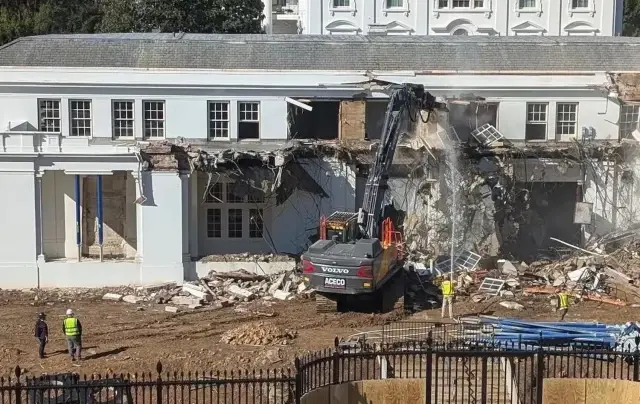 Görüntüler Beyaz Saray’dan! 123 yıllık bina moloz yığınına döndü