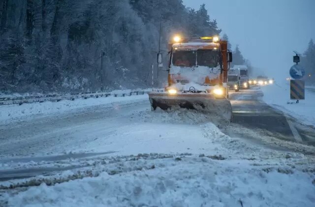 Türkiye’nin ana arterinde kar kalınlığı 10 santime ulaştı