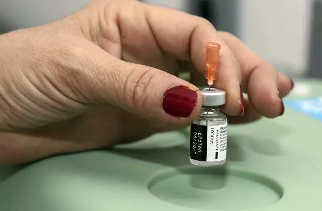 “Türkiye’ye Biontech aşısı gelmedi iddiasına” yalanlama