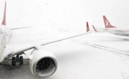 Uçak seferlerine kar yağışı engeli