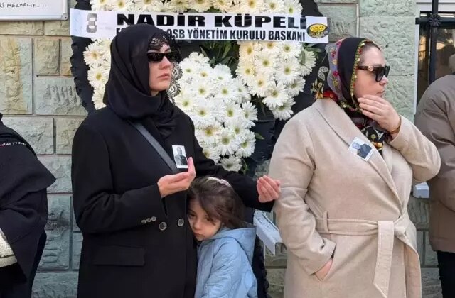 Ünlü oyuncu Burcu Özberk’in acı günü