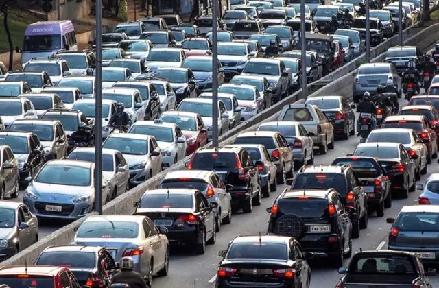 Ünlü tasarımcıdan dikkat çeken sözler! Bu otomobili alan pişman oluyor