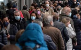 Vakalar patladı, Avrupa ülkesinde maske zorunluluğu geri dönüyor