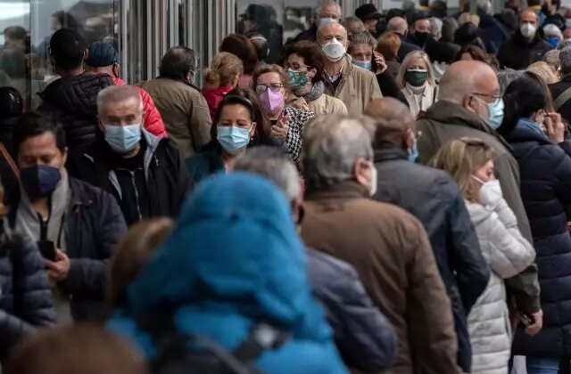 Vakalar patladı, Avrupa ülkesinde maske zorunluluğu geri dönüyor