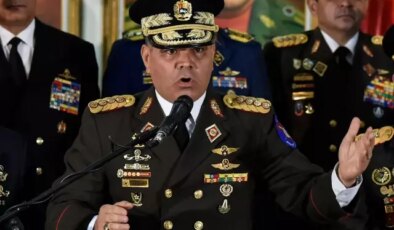 Venezuela Savunma Bakanı: Ülkeyi her ne pahasına olursa olsun koruyacağız