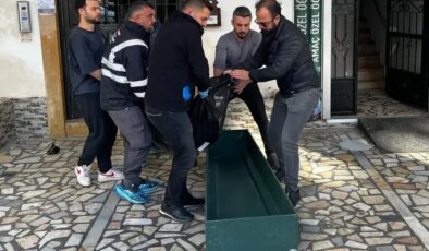 Yaşlı kadın evinde ölü bulundu