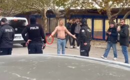 Yıkıma gelen polise direnip bıçakla kendisine zarar verdi