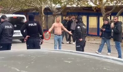 Yıkıma gelen polise direnip bıçakla kendisine zarar verdi