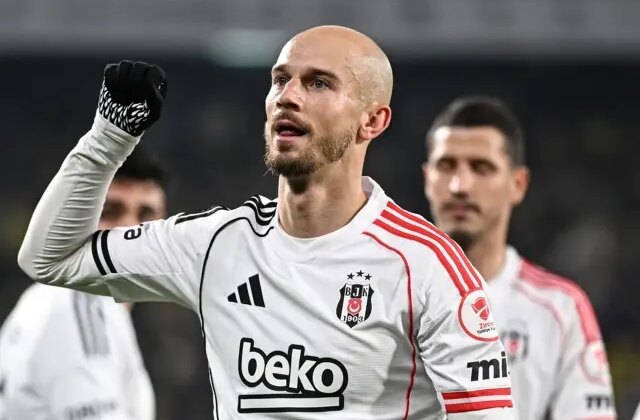 Yılın son derbisinde Beşiktaş, Fenerbahçe’yi 90+1’de yıktı