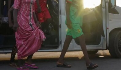 Yolcu otobüsüne düzenlenen saldırıda 28 kişi kaçırıldı