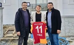 Yunus Akgün yeni evini aldı: Formayla pozunu verdi