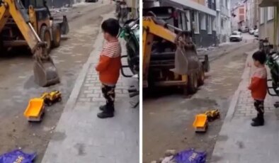 Yürekleri ısıtan görüntüler! Kamyonu ile oynayan çocuğu görünce yaptığına bakın