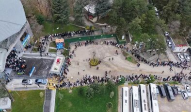 Yüzlerce metre kuyruk oluşuyor, herkes aynı şeyi istiyor