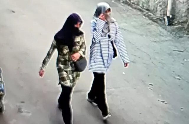 Yüzlerini eşarpla gizleyen anne-kız, girdikleri evlerden altın ve ziynet eşyası çaldı