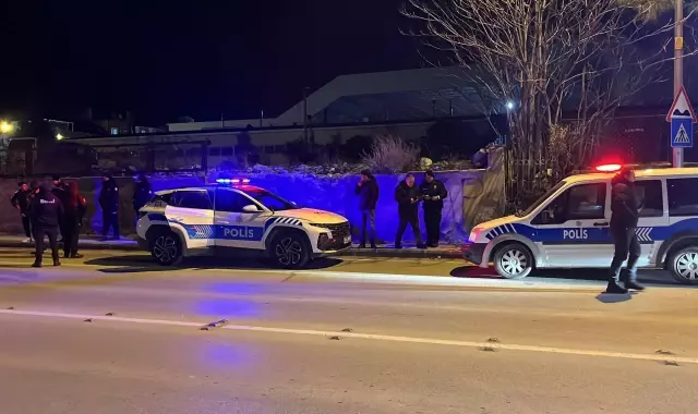 17 yaşındaki çocuk yaşıtını bıçakladı