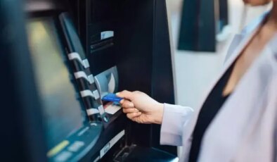 261 yıllık dev banka onlarca şubesini kapatıyor