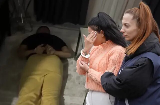 3,5 milyar liralık vurgunla villada lüks hayat! Özel nitelikli silah bile ele geçirildi