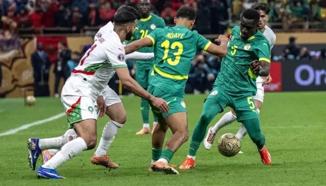 3 futbolcuda tuhaf belirtiler! Dev finalde apar topar hastaneye kaldırıldılar