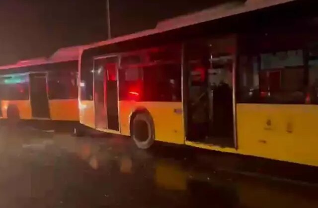 3 İETT otobüsü çarpıştı! Yaralılar var