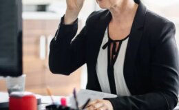 65 yıl aynı şirkette ve aynı pozisyonda çalışarak Guinness’e girdi