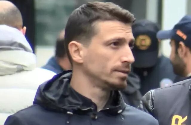 Mahkemede ortalık karıştı! Mert Hakan’ın fotoğrafını çekti, Galatasaraylı yöneticinin telefonuna el kondu