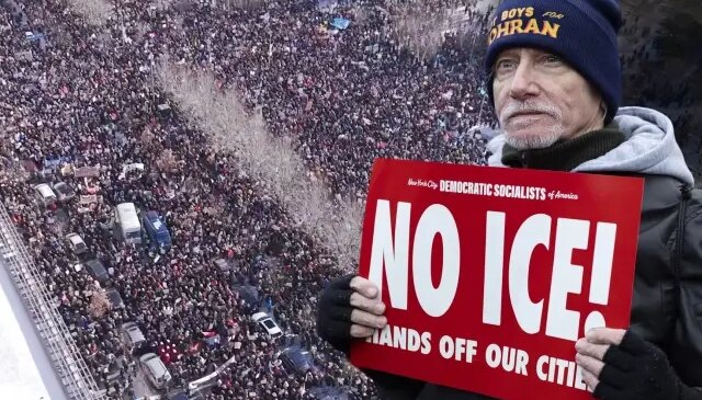 ABD’de halkın öfkesi dinmiyor! Felç edici soğuklara rağmen yüz binler meydanlarda