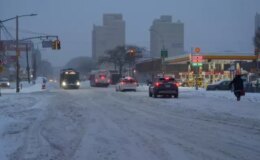 ABD’de kar fırtınası 5 can aldı: 13 bin uçuş iptal, 1 milyona yakın kişi elektriksiz kaldı