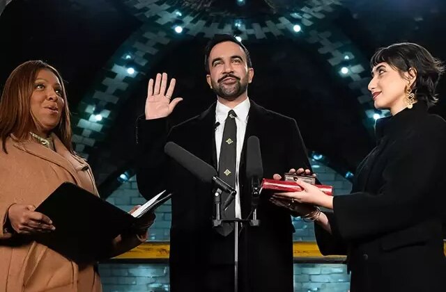 ABD’de tarihi yemin! Mamdani Kur’an-ı Kerim’e el basarak göreve başladı