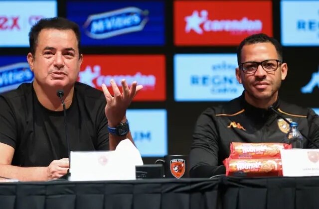 Acun Ilıcalı’nın Hull City’sinde yıldızı parlayan Liam Rosenior, İngiliz devinin başına geçti