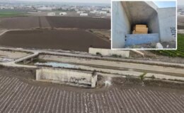 7 yıldır bitmeyen yolun köprü ayakları samanlığa döndü