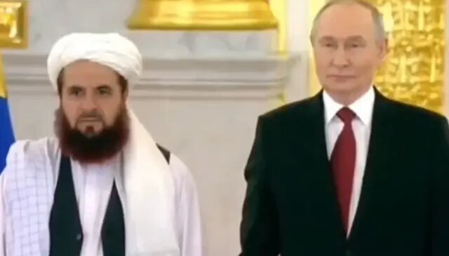 Afganistan İslam Emirliği’ni tanıyan ilk ülke olan Rusya, büyükelçinin güven mektubunu kabul etti