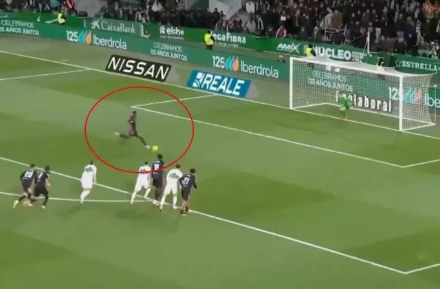 Afrika Kupası’ndan gelip takımını kurtardı