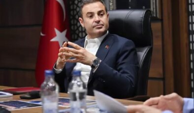 Ahmet Akın, AK Parti’ye mi geçecek? Umre dönüşü saat verip çağrıda bulundu