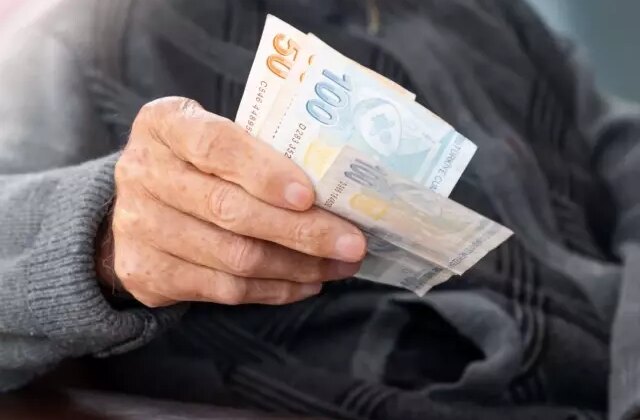 AK Parti’den emeklileri umutlandıran çıkış