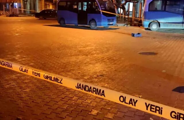 Alkol masasında tartışma kanlı bitti: 1 ölü 2 ağır yaralı