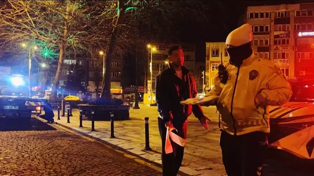 Alkollü sürücü polise dakikalarca dil döktü: Ben polis olacak adamım, boyum da uzun