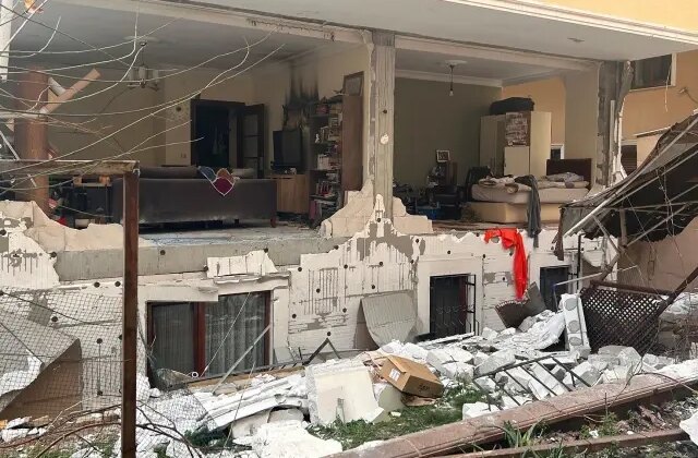 Bomba değil doğal gaz patladı, sokak savaş alanına döndü: 1 yaralı