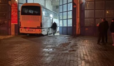 Bakım yaptığı otobüsün altında kalan tamirci hayatını kaybetti