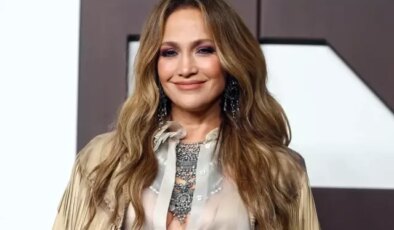 Bakmayın 56 yaşında olduğuna! Jennifer Lopez son pozuyla gençlere taş çıkartır