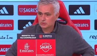 Basın toplantısında konuşan Mourinho duyduğu sesle hemen yerinden fırladı