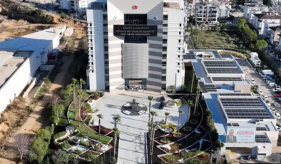 Belediyeyi denetlemeye gidenler, lüks otelde yabancı kadınlarla kaldı